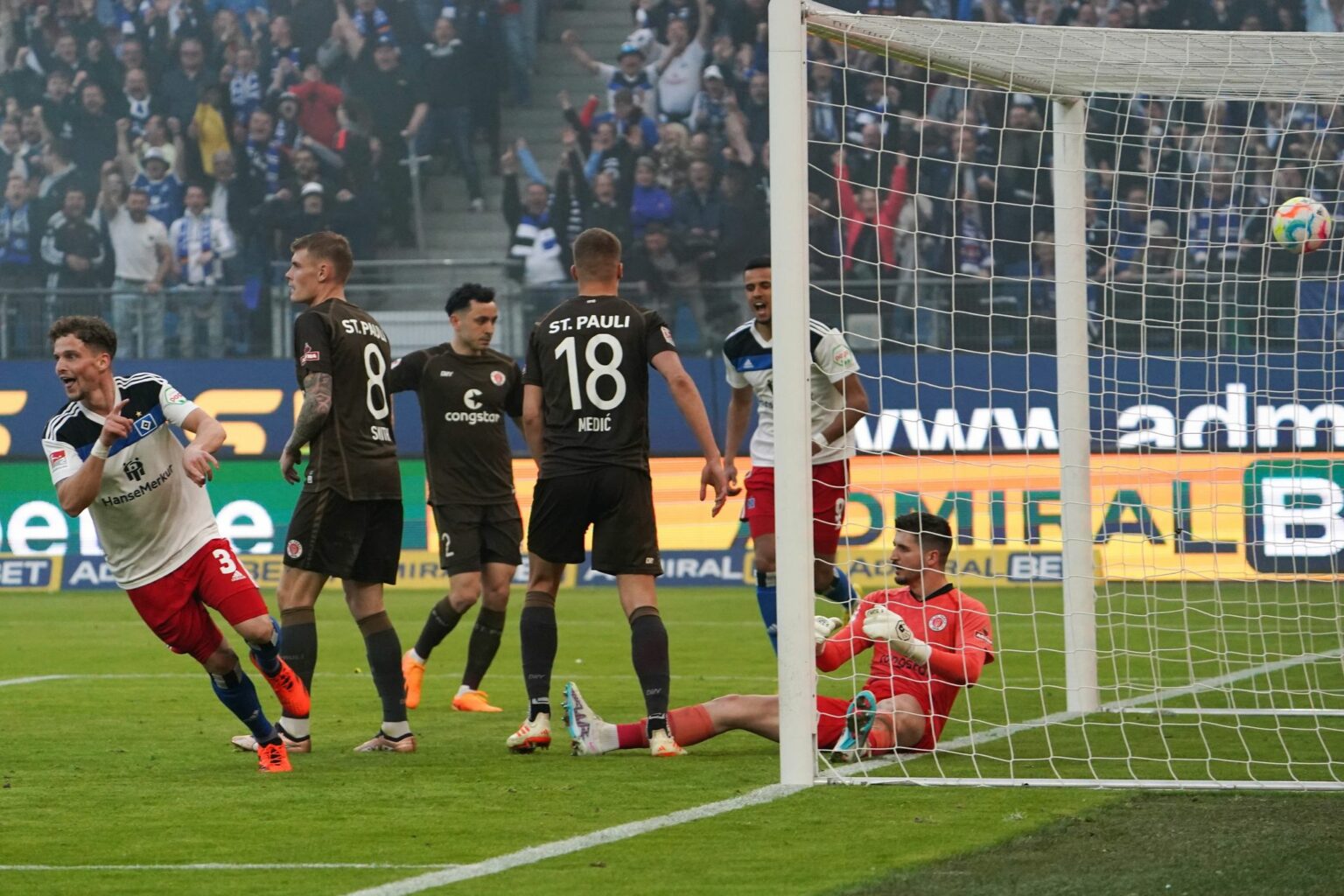 Torfestival im Derby HSV ringt St. Pauli nieder