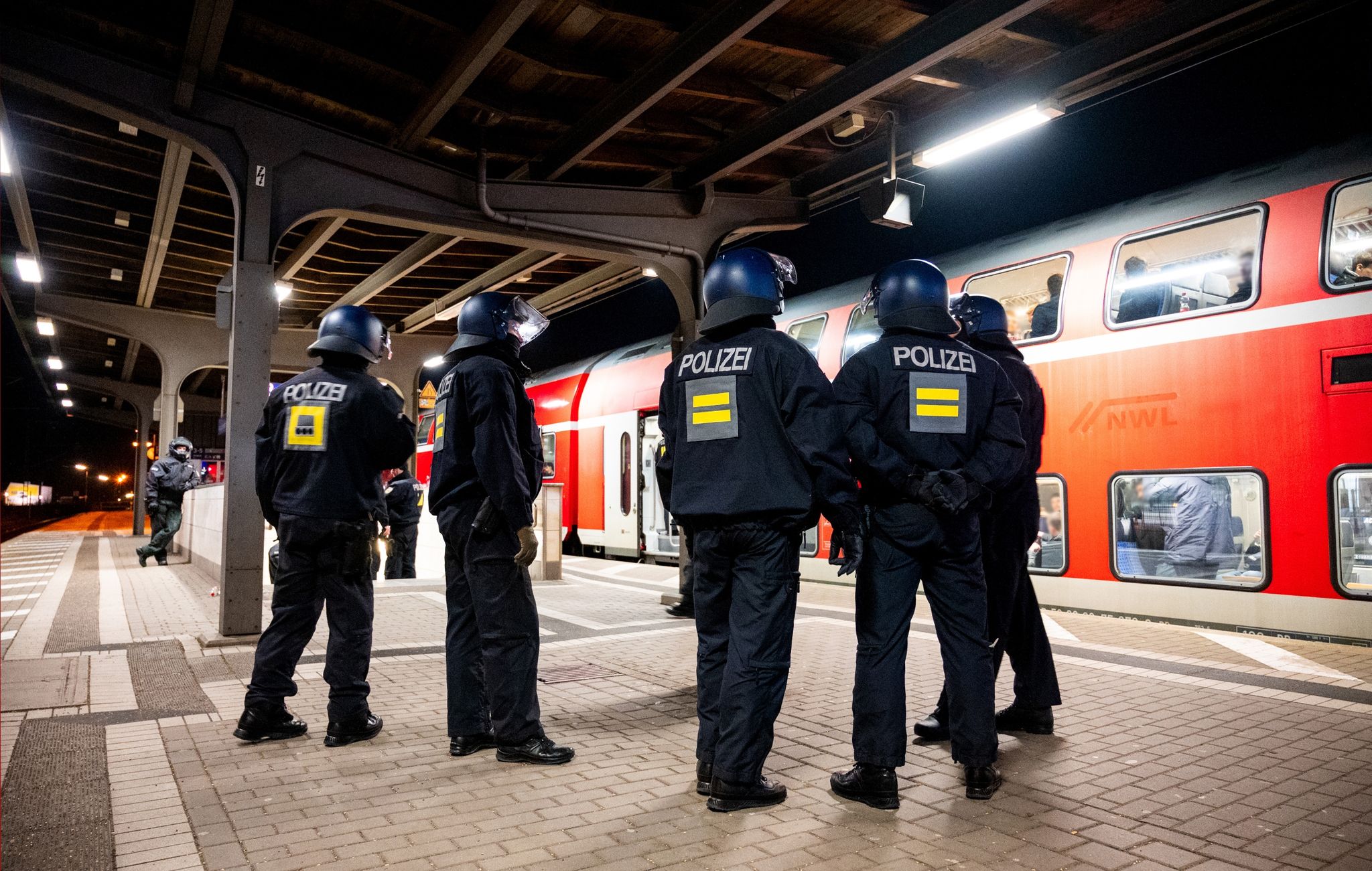 Bundespolizei weist Kritik nach Razzia von HSV-Fans zurück