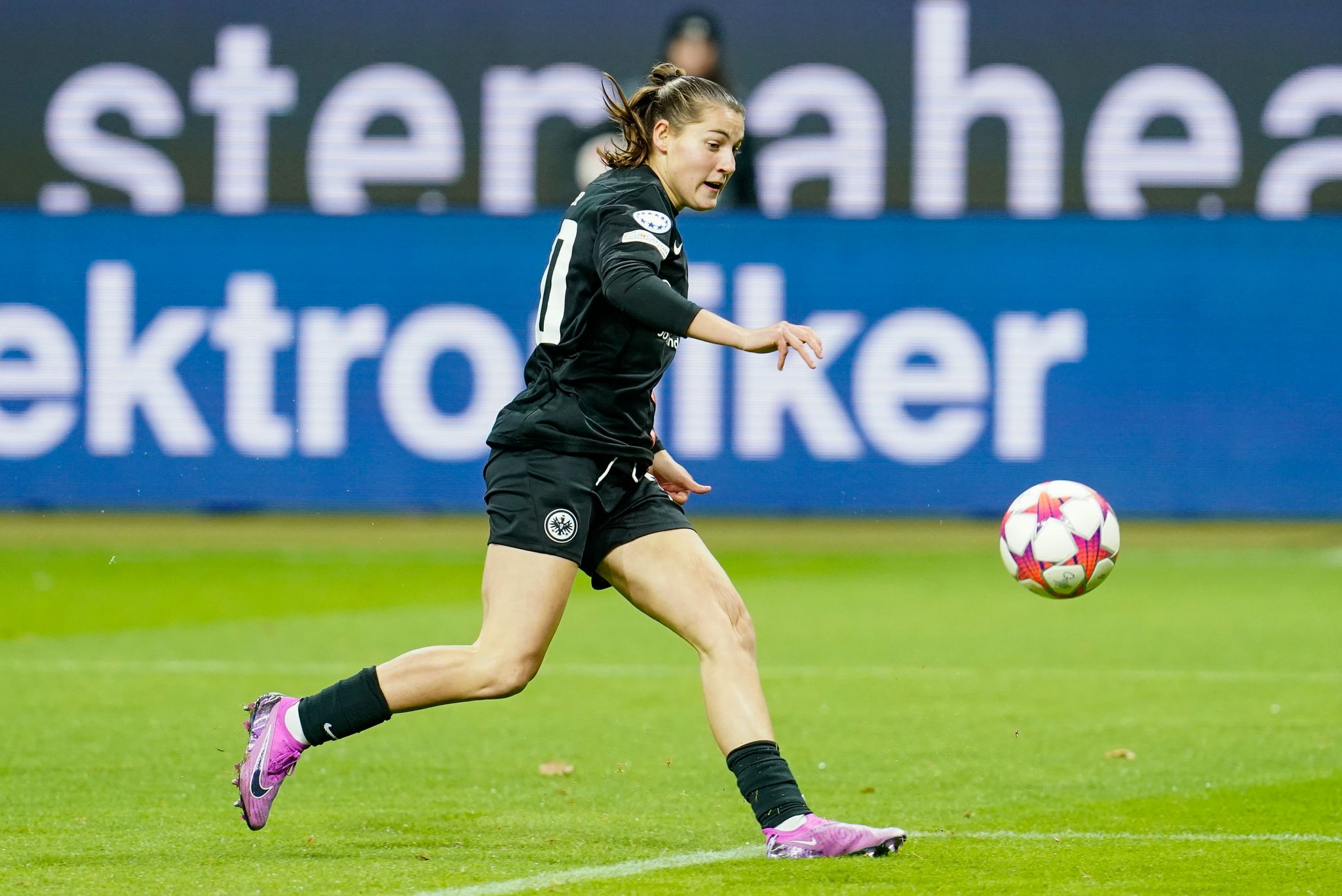 Frankfurts Fußballerinnen mit 3:0 in Jena