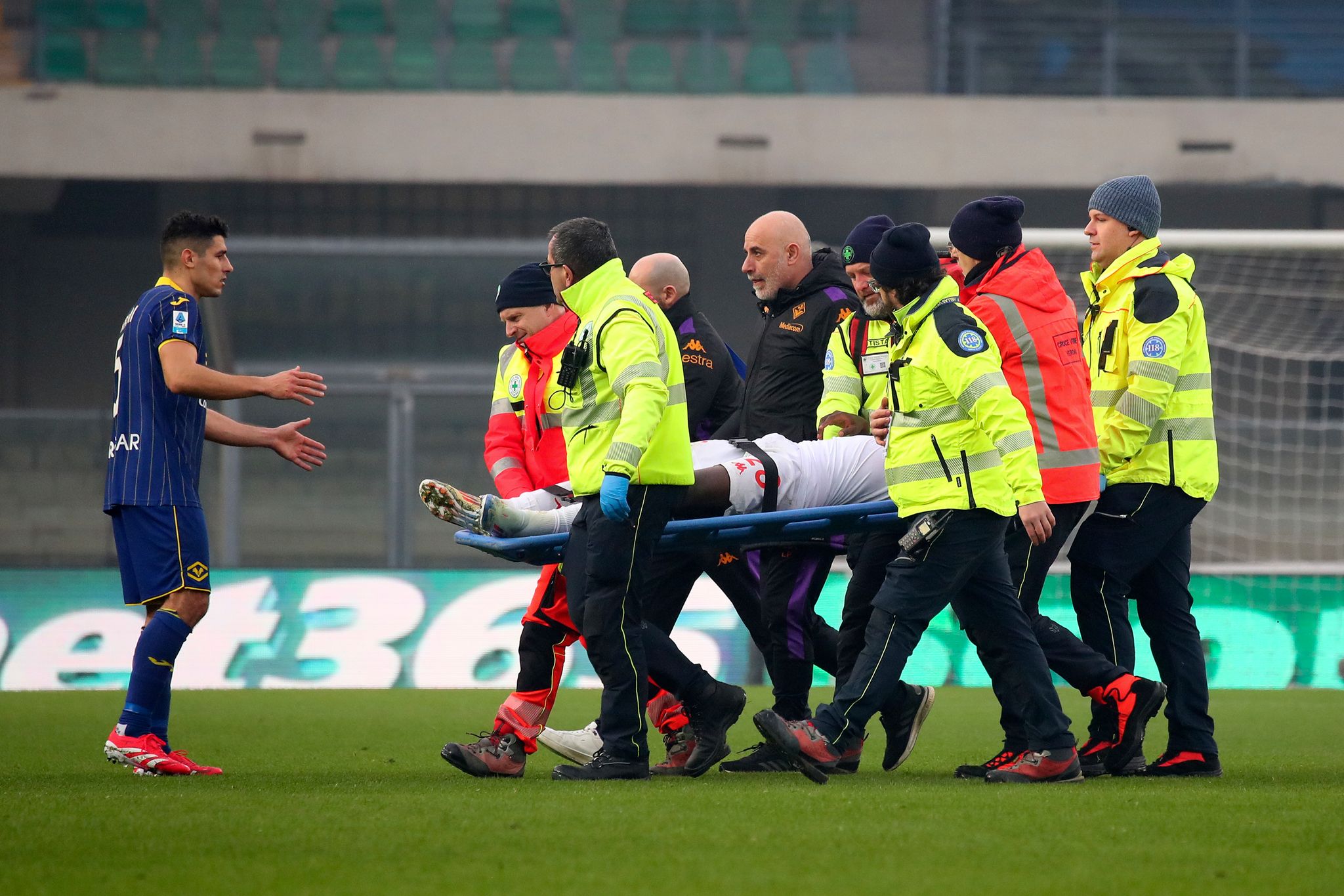 Nach Zusammenbruch auf Platz: Entwarnung bei Florenz-Stürmer