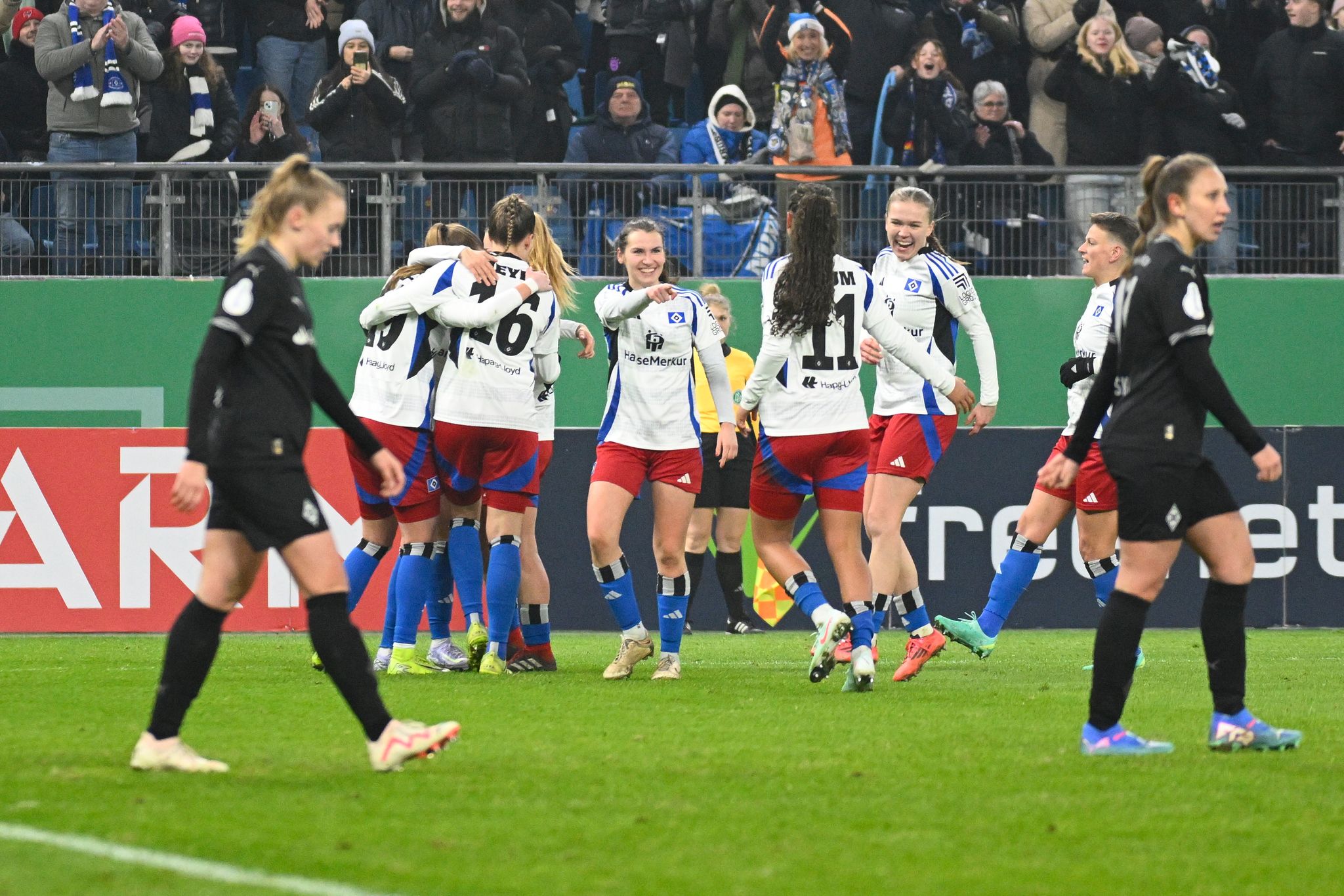 Pokalspiel der HSV- und Werder-Fußballerinnen ausverkauft