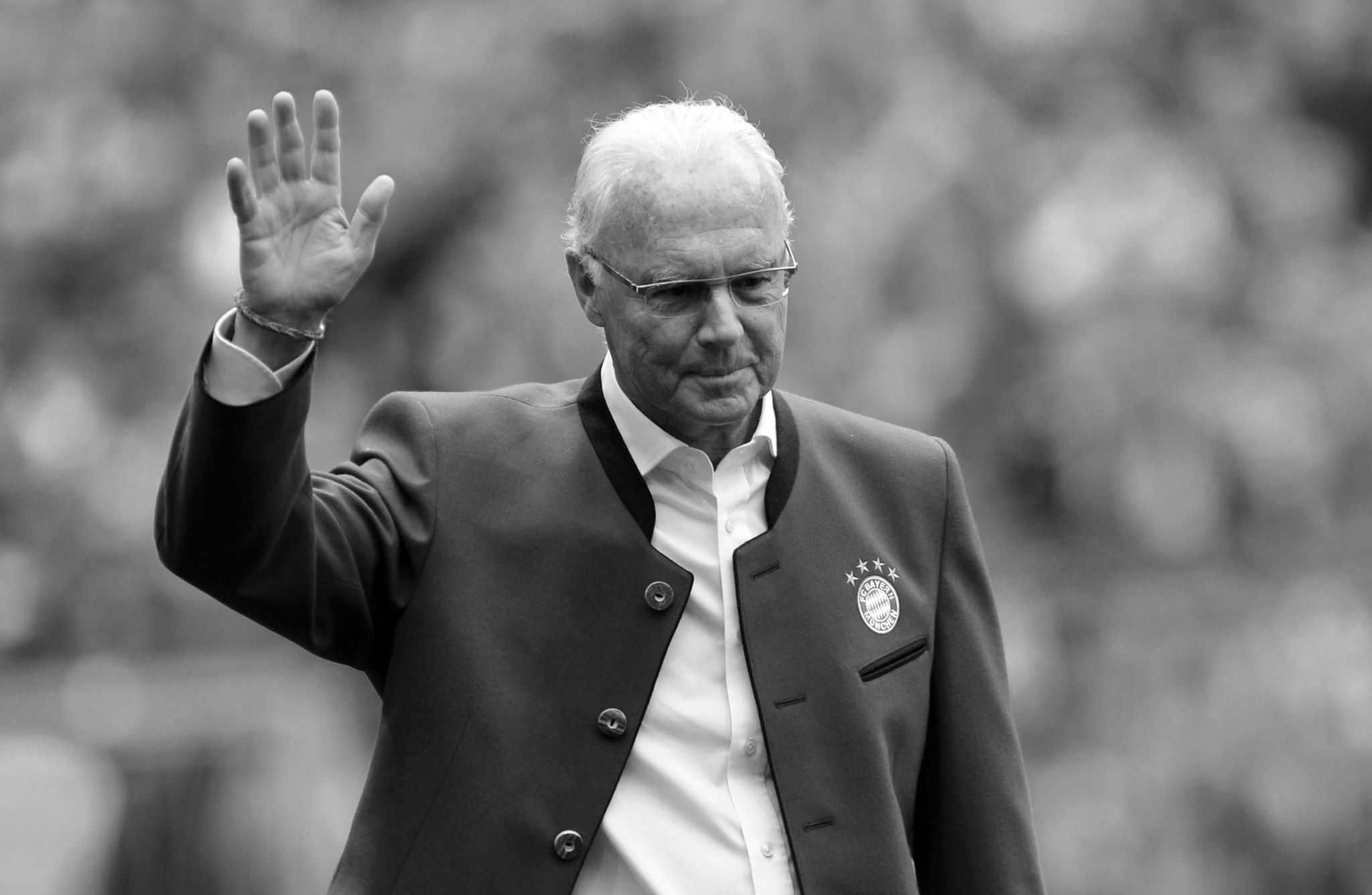 Ehrung von Beckenbauer: XXL-Trikot in Allianz Arena