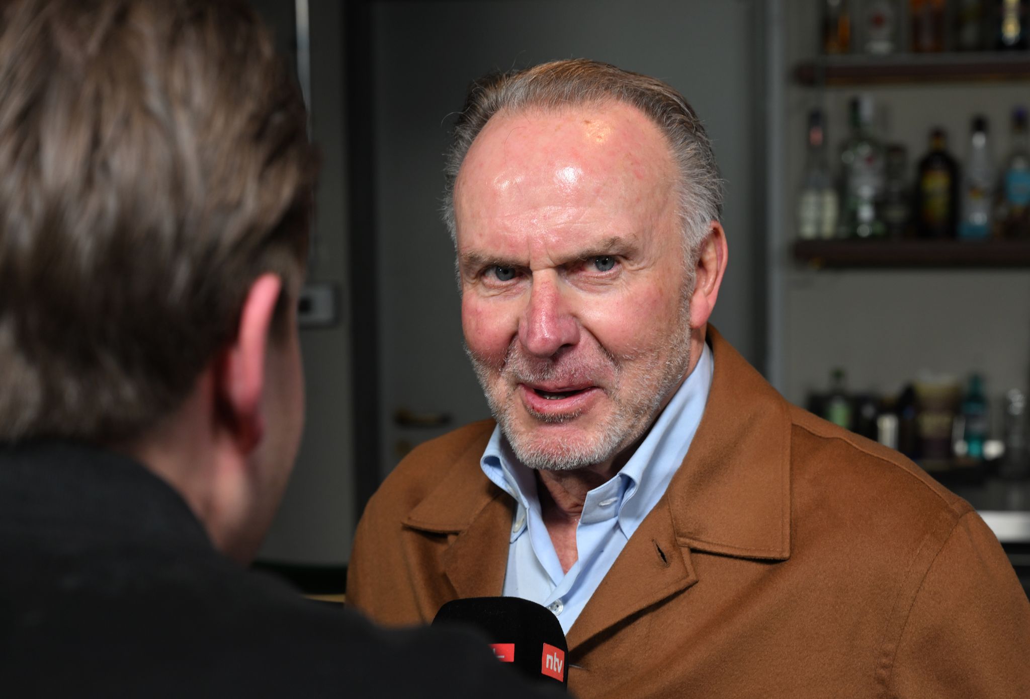 Nach Rummenigge-Warnung: Fan-Mehrheit für Gehaltsobergrenze